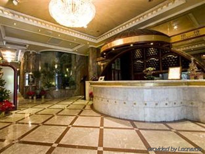 Happiness Hotel Taipei Esterno foto
