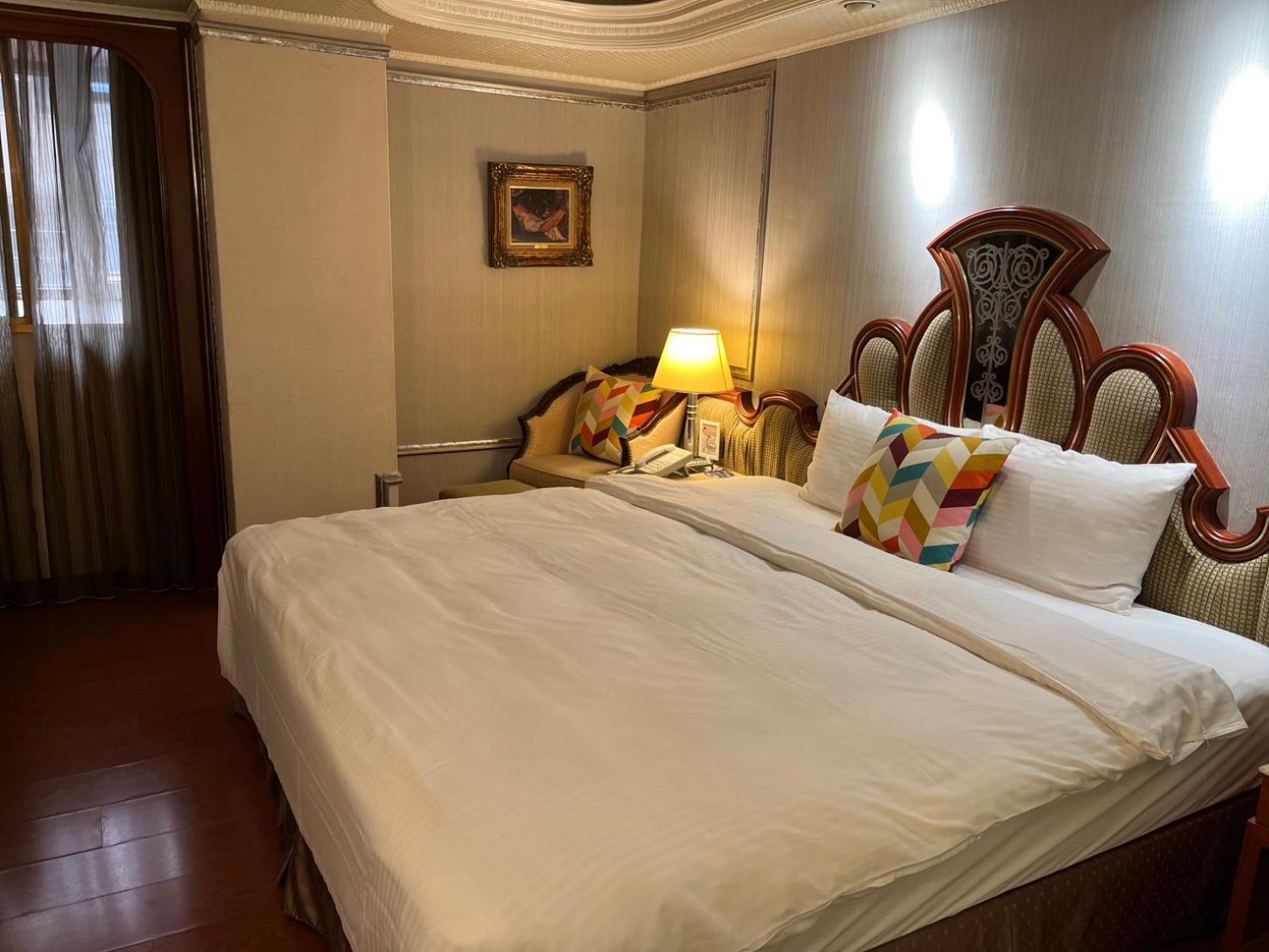 Happiness Hotel Taipei Esterno foto