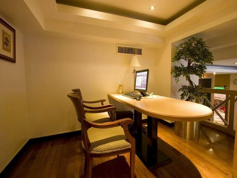 Happiness Hotel Taipei Esterno foto