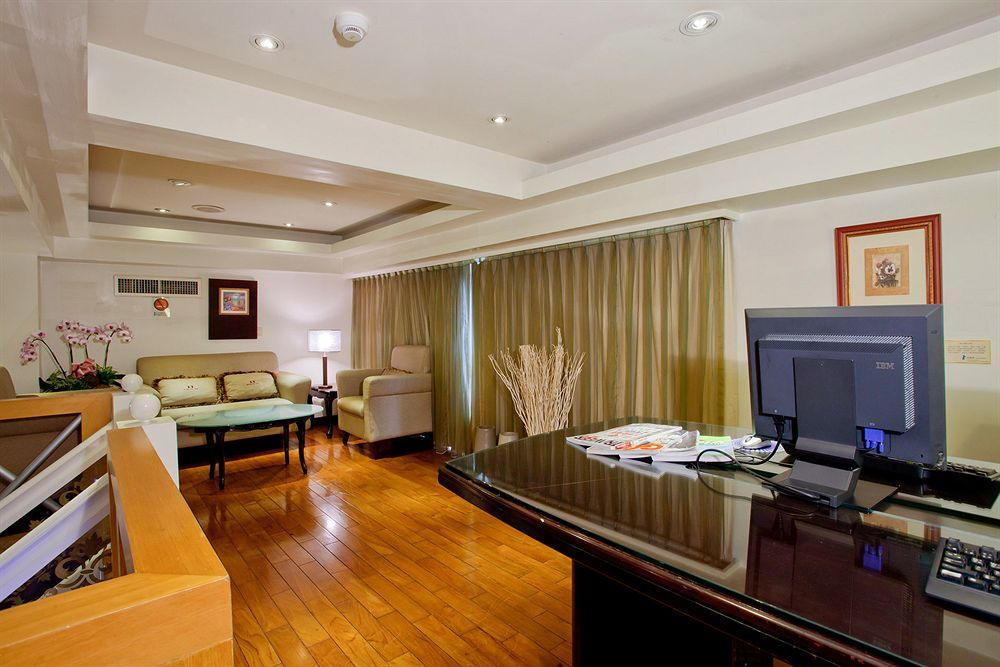 Happiness Hotel Taipei Esterno foto